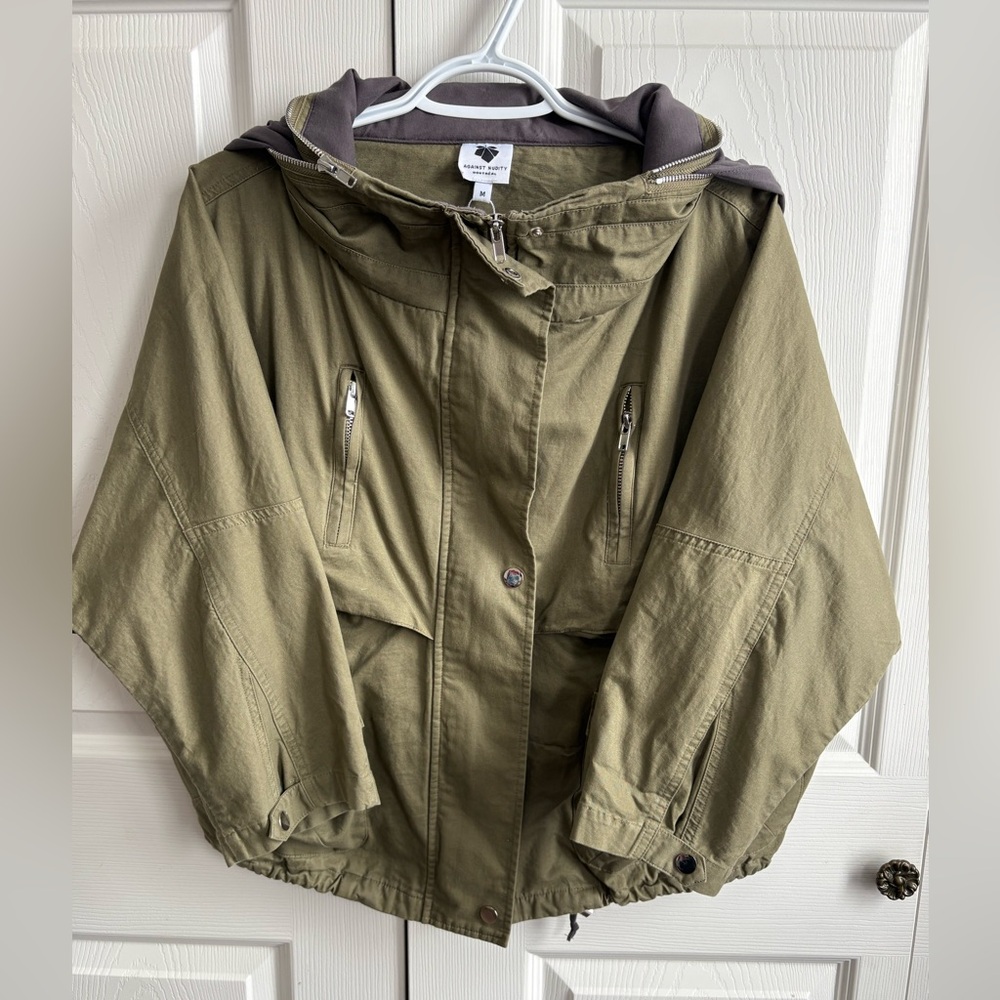 3/4 length sleeve jacket with hood